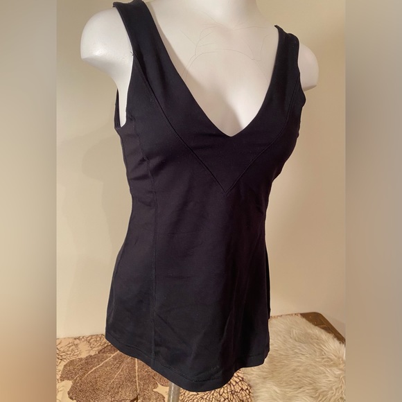 Tonic Active Yoga Top with Built in Shelf Bra Size Medium in EUC - Picture 3 of 7